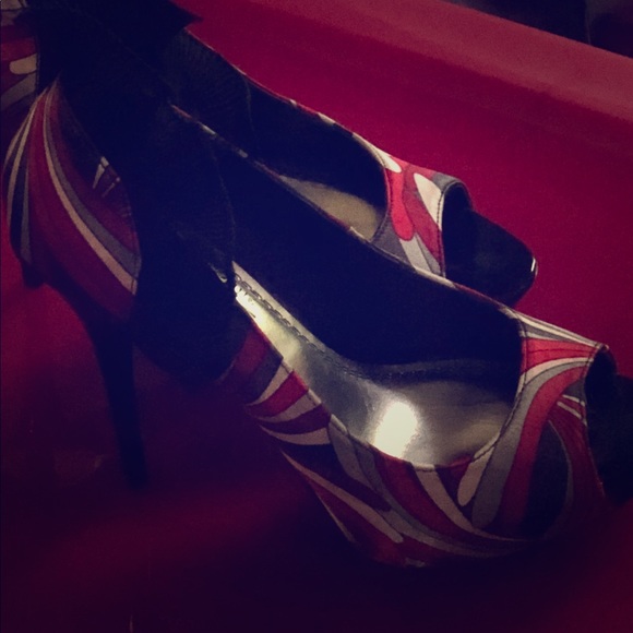 Heels - Picture 1 of 2